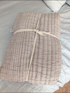 NEW Quince 100% Organic Cotton Hand Stitched Quilt King Color Stone No Shams